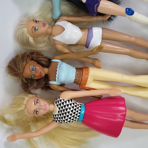 My Scene Barbie Mini Dolls 2004 Dolls set of 8 Used Condition - Picture 5 of 17